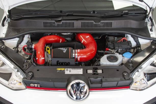 VW Up Gti με κιτ εισαγωγής και σκάστρα Forge Motorsport